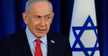 Netanyahu’nun yolsuzluk davasına “savaş” ertelemesi