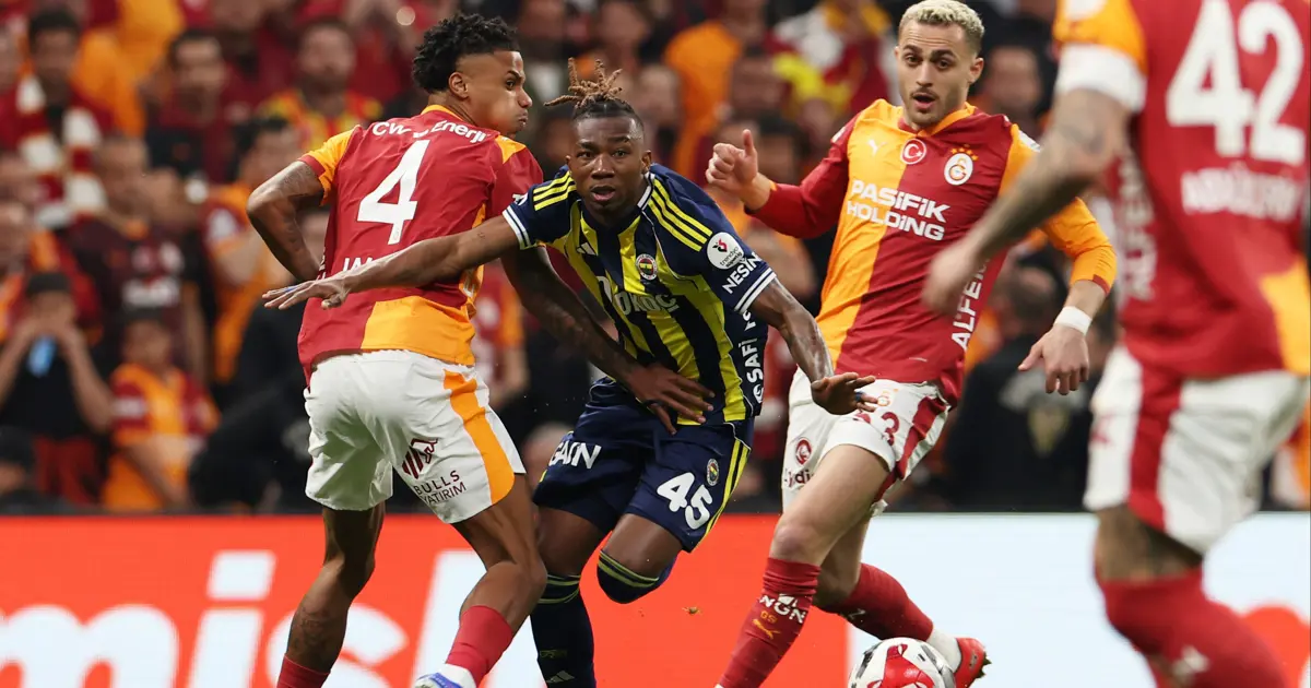 Süper Lig’de derbi heyecanı. Galatasaray-Fenerbahçe maçı
