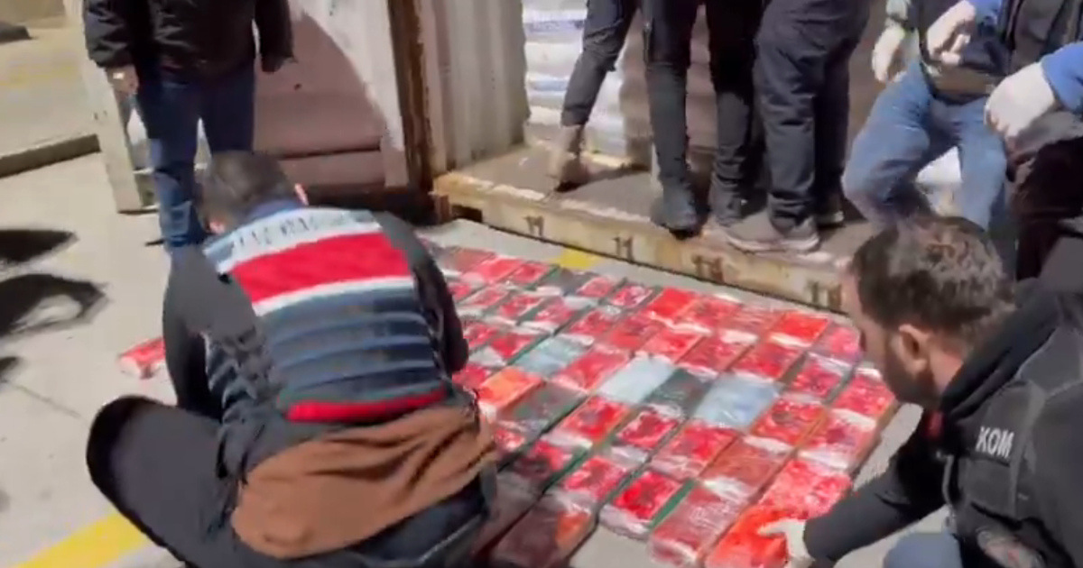 Bakan Gürlek açıkladı. 500 milyon liralık kokain ele geçirildi