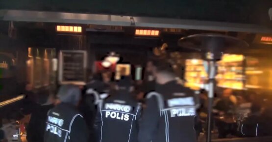 Kadıköy’de eğlence mekanlarına uyuşturucu operasyonu. 75 kişi tutuklandı