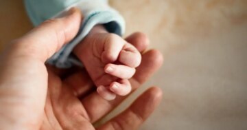 Babalık izni TBMM’de kabul edildi. 5 günden 10 güne çıkarıldı