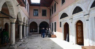 Topkapı Sarayı’nın hareminde yeni bölüm. Kadınefendiler ve Cariyeler Taşlığı ziyarete açıldı