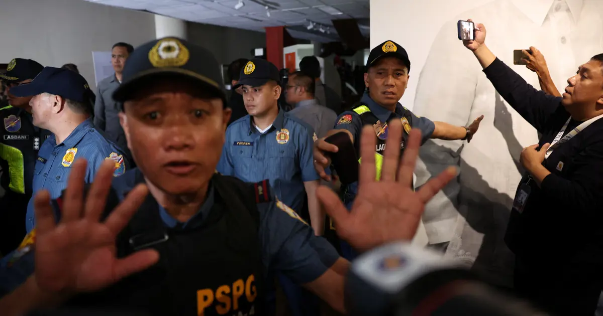 Filipinler Senatosu’nda silahlar patladı