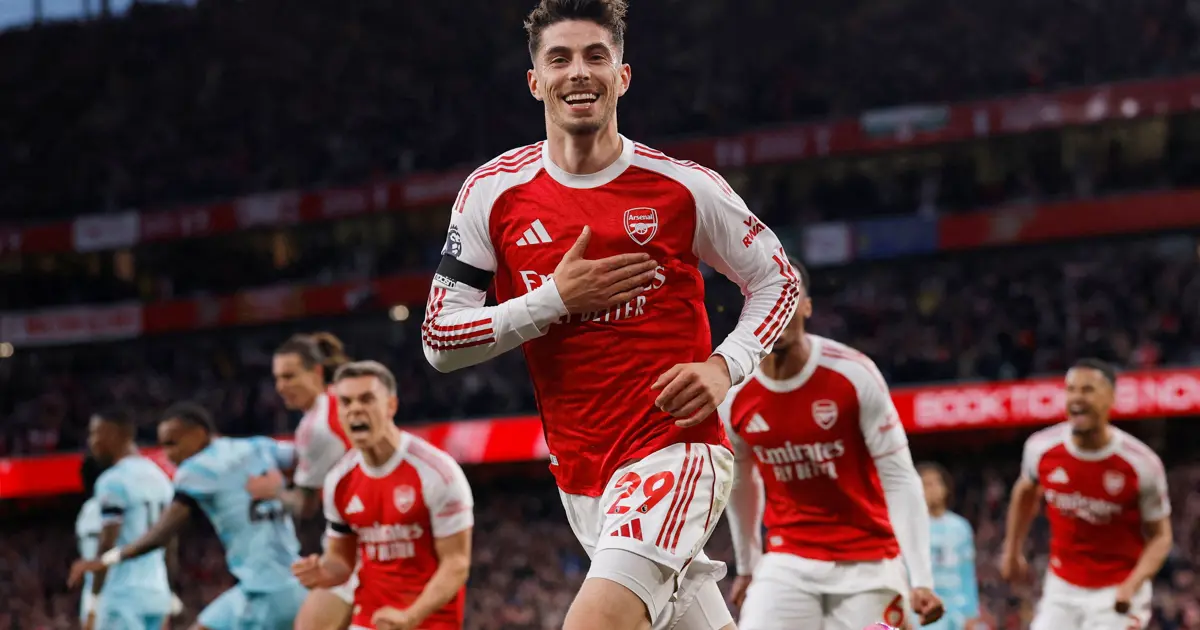 Arsenal 22 yıl sonra Premier Lig şampiyonu oldu