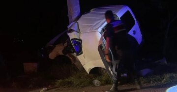 Direğe çarpan araçta 2 ölü, 2 yaralı