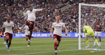 Londra derbisini kazanan Arsenal, şampiyonluğa çok yakın