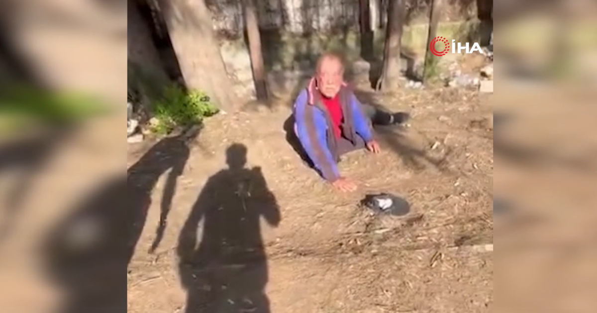 Sokakta uyuyan yaşlı adamı uyandırıp yüzüne tekme attılar. İki şüpheli gözaltında