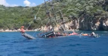 Marmaris’te tur teknesi battı