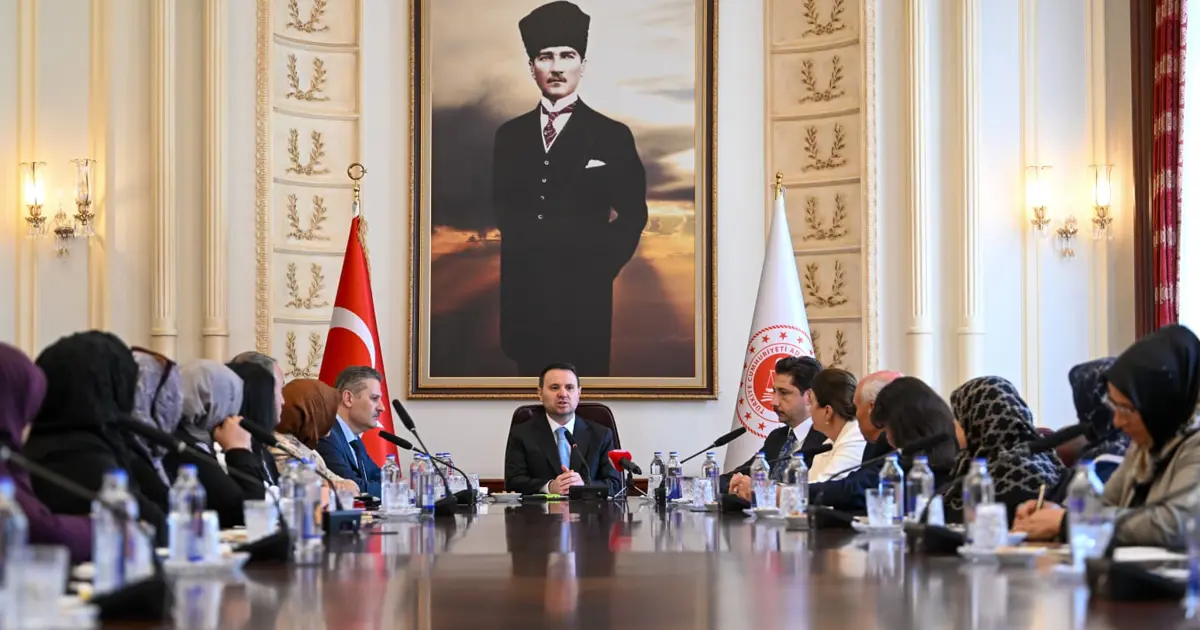 Bakan Gürlek: Toplumda en büyük sorun gençlerin uyuşturucuya bulaşması
