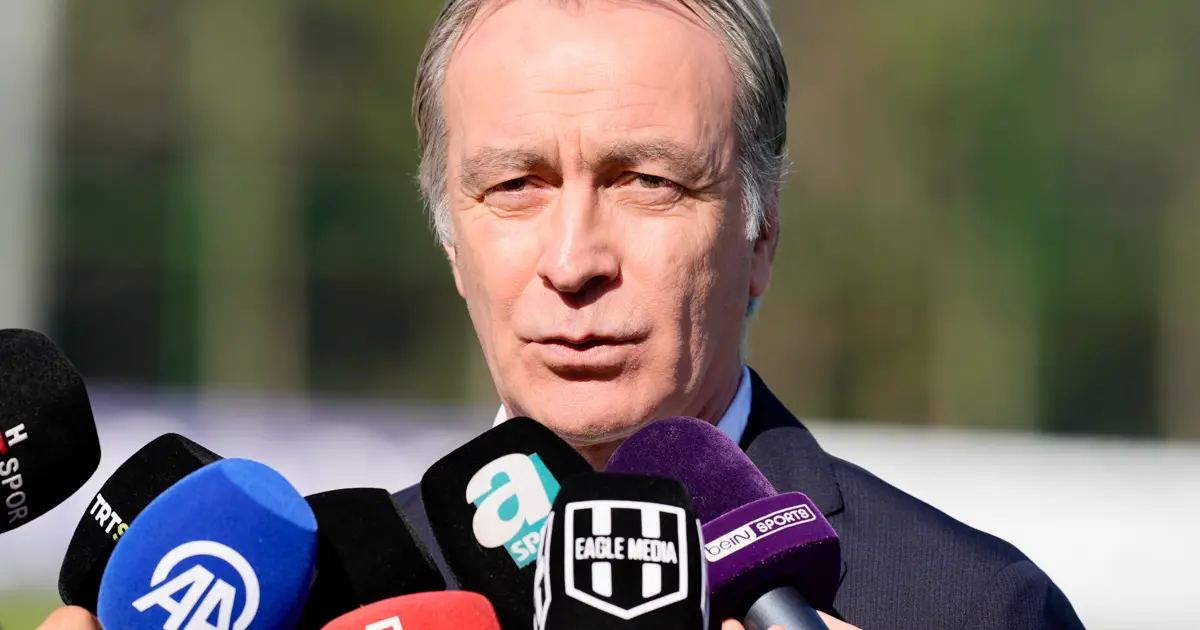 Beşiktaş Futbol Direktörü Önder Özen’den açıklama. ”Transferinde finale yaklaştığımız üç oyuncu var”