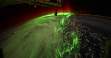 NASA astronotunun kadrajından kutup ışıkları