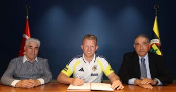 Dirk Kuyt 11 yıl sonra Fenerbahçe’ye döndü