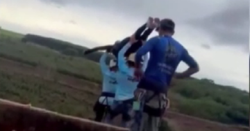 Brezilya’da "bungee jumping" faciası. Halatı bağlamayı unutup 40 metreden attılar