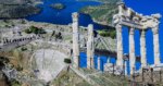 Antik çağın en dik tiyatrosu burada. Bergama’daki Akropolis geçmişle bugünü buluşturuyor