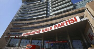 CHP’de 26 il başkanı daha görevden alındı