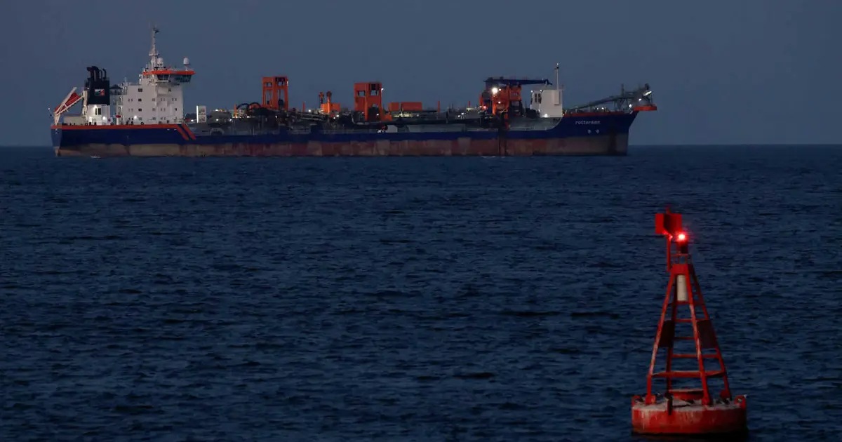 Hürmüz Boğazı’nda mayına çarpan tankerde patlama