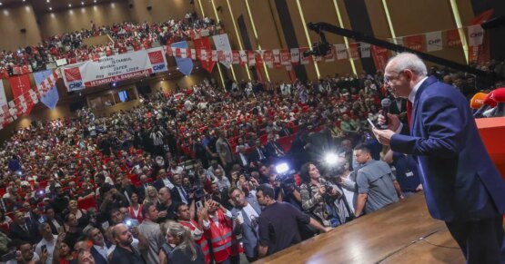 CHP’de "figüran partili" tartışması