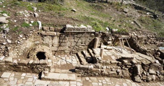 Aspendos’ta 2 bin yıllık yol gün yüzüne çıkarıldı. Tarihi rotada ilk kez yürünecek