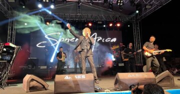 Soner Arıca, annesi ve dayısı Kadir İnanır’ı andı