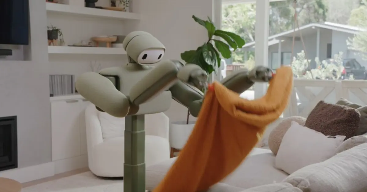 ABD’de yeni ev robotu tanıtıldı: Çamaşır katlıyor, yatak topluyor