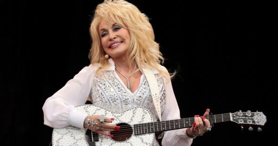 Country müziğin kraliçesi Dolly Parton hayatını kaybetti