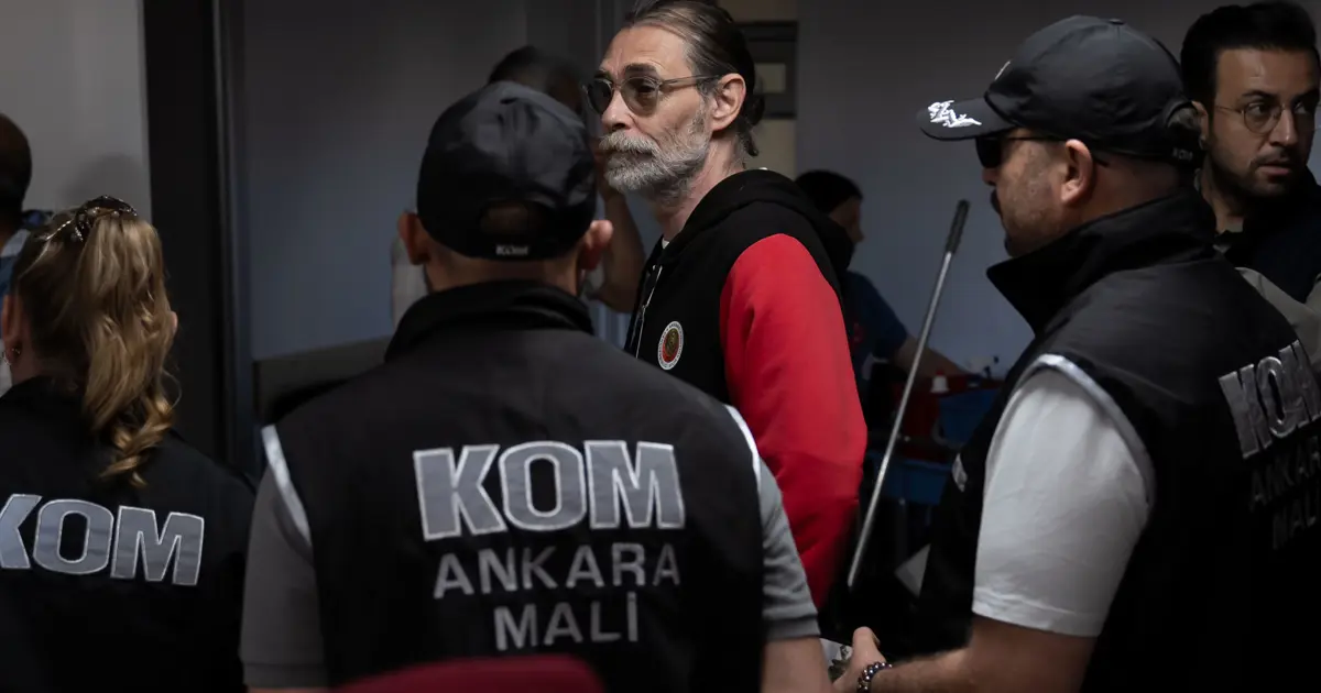 Görevden uzaklaştırılmıştı. Erdal Beşikçioğlu’nun esrar testi pozitif çıktı