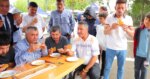 Bir oturuşta 1 kilo bal yedi. Yetmedi, ”Daha yok mu” dedi