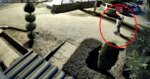 Eşini öldürüp kucağındaki çocuğu kaçırdı