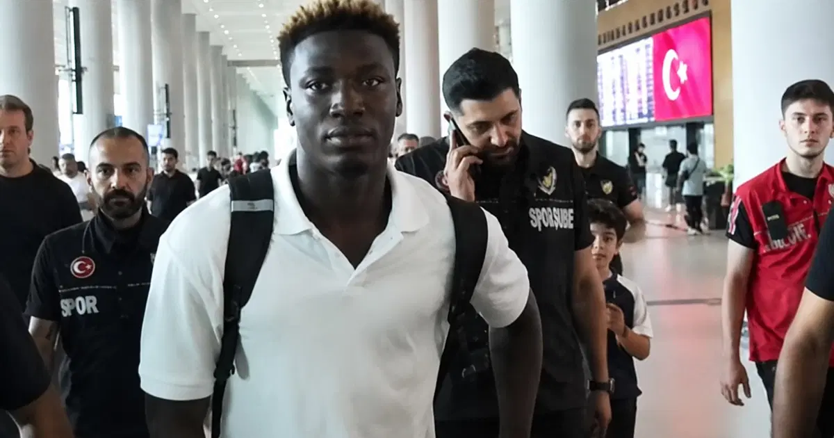 Fenerbahçe’nin yeni transferi Kojo Peprah Oppong, İstanbul’a geldi