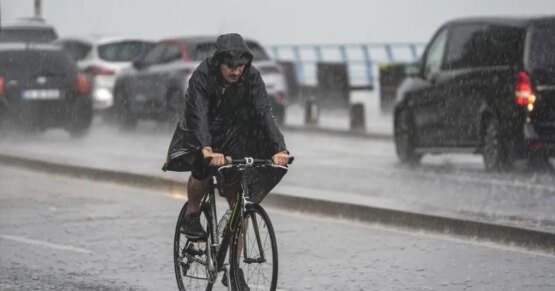 Yağış ve serin hava geldi. İstanbul’da kuvvetli yağış etkili oluyor