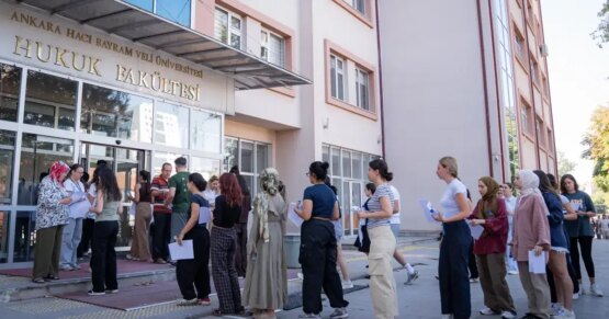 KPSS maratonu başladı. Son anda yetişen de oldu, içeri giremeyen de