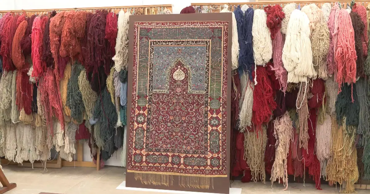 500 yıllık saray seccadeleri görücüye çıkıyor. “İğneyle kuyu kazarak yapıyoruz”