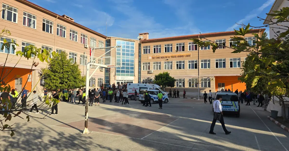 Manisa Turgutlu’da okul önünde silahlı saldırı