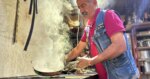 Mutfakların vazgeçilmeziydi artık unutuldu. Kendi kendine bu işi öğrenmiş