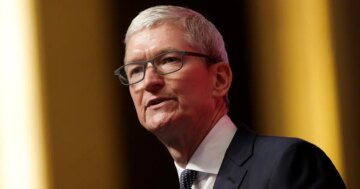 Apple’da Tim Cook devri sona erdi. Yeni CEO belli oldu