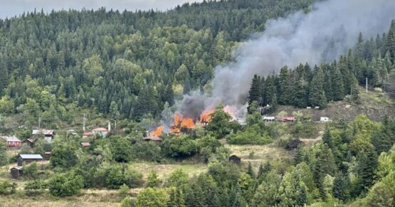 Kastamonu’da köy yangını. Alevler yedi eve sıçradı, müdahale sürüyor