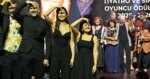 Sadri Alışık Tiyatro ve Sinema Oyuncu Ödülleri dağıtıldı. Ödül alan Turist Ömer selamı verdi