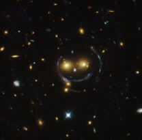 Hubble yakaladı. Gülümseyen galaksi | NTV Haber