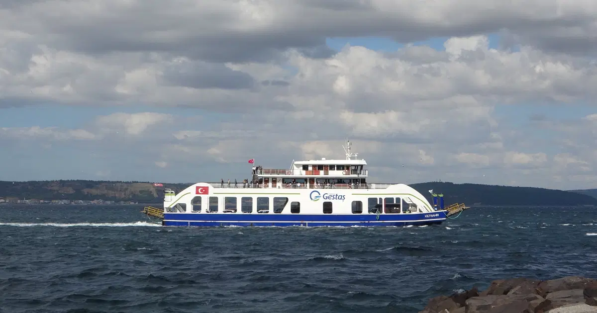 Ege’de fırtına. Gökçeada feribot seferlerinde iptaller var